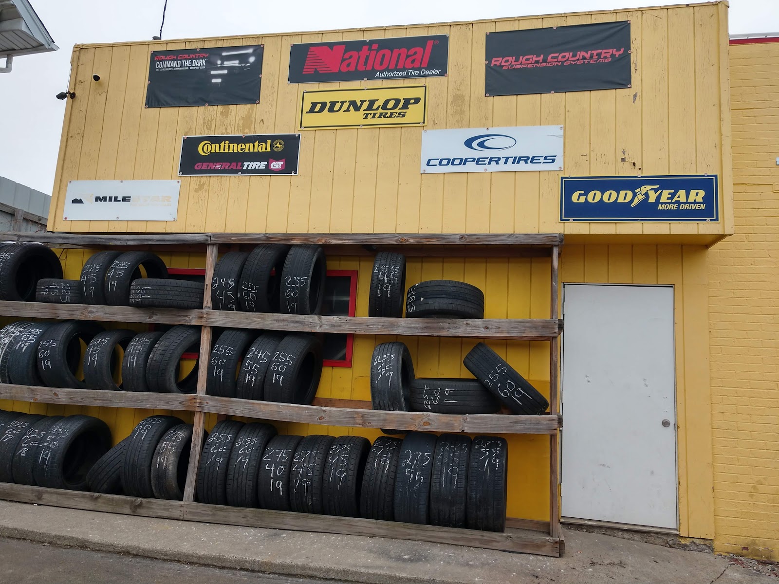 ABC TIRE & WHEELS in Flint