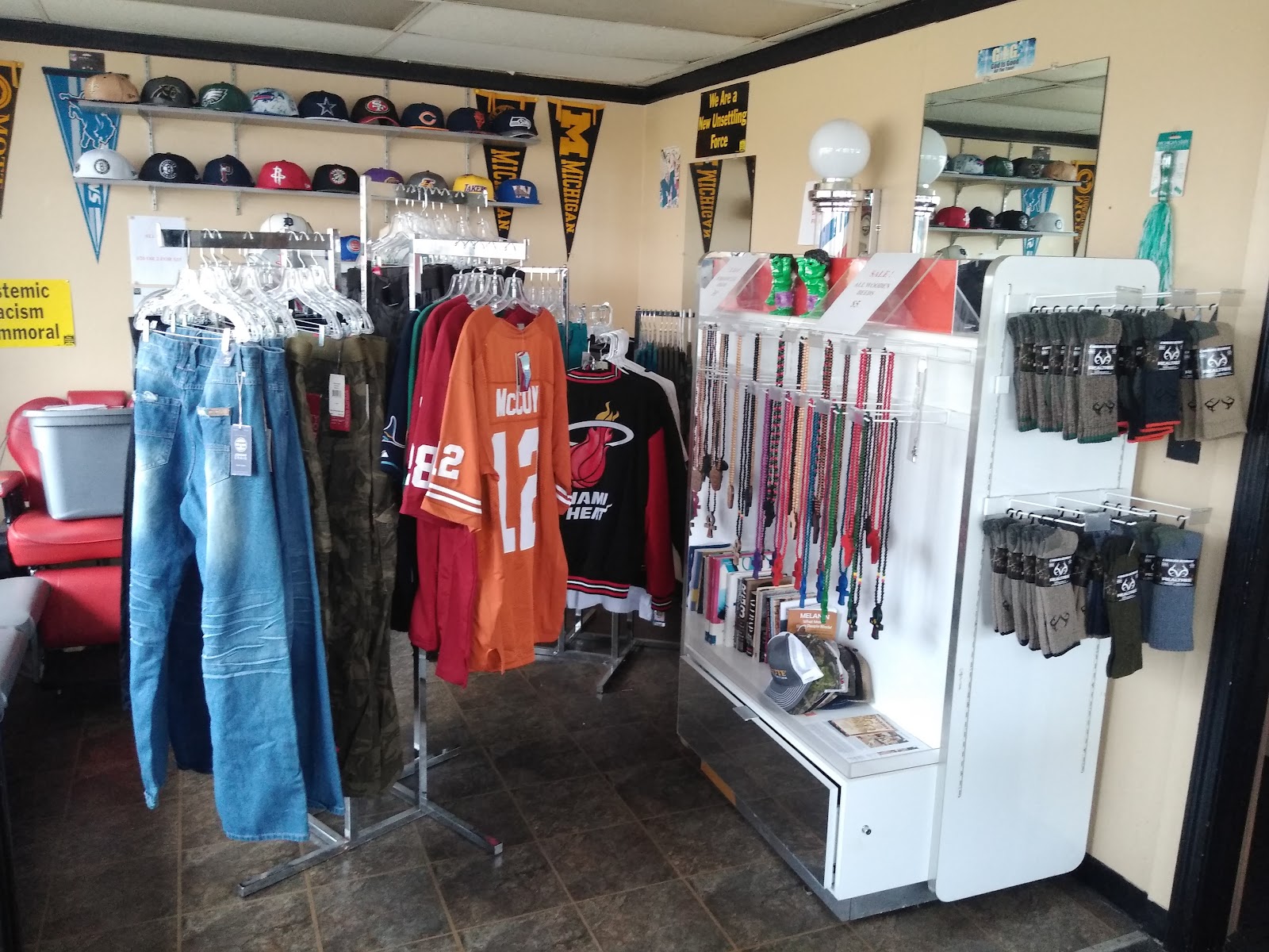 College Town Cutz — photo