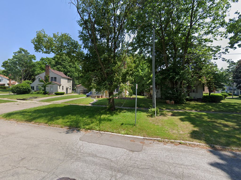 Dream Gardens Lawn Maintenance in Flint