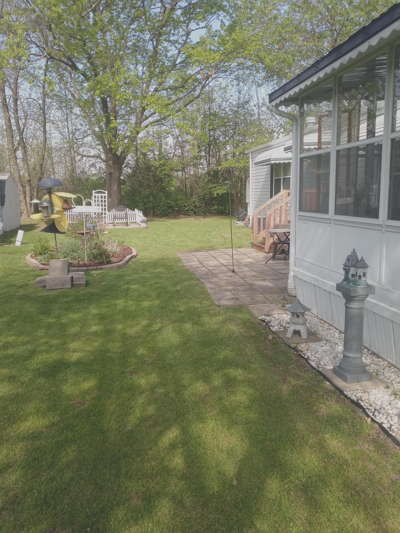 FAST N EZ Lawncare & Cleaning services in Flint