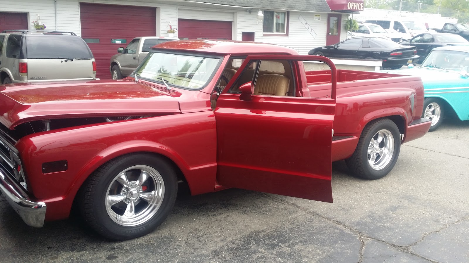Maples Auto Collision in Flint