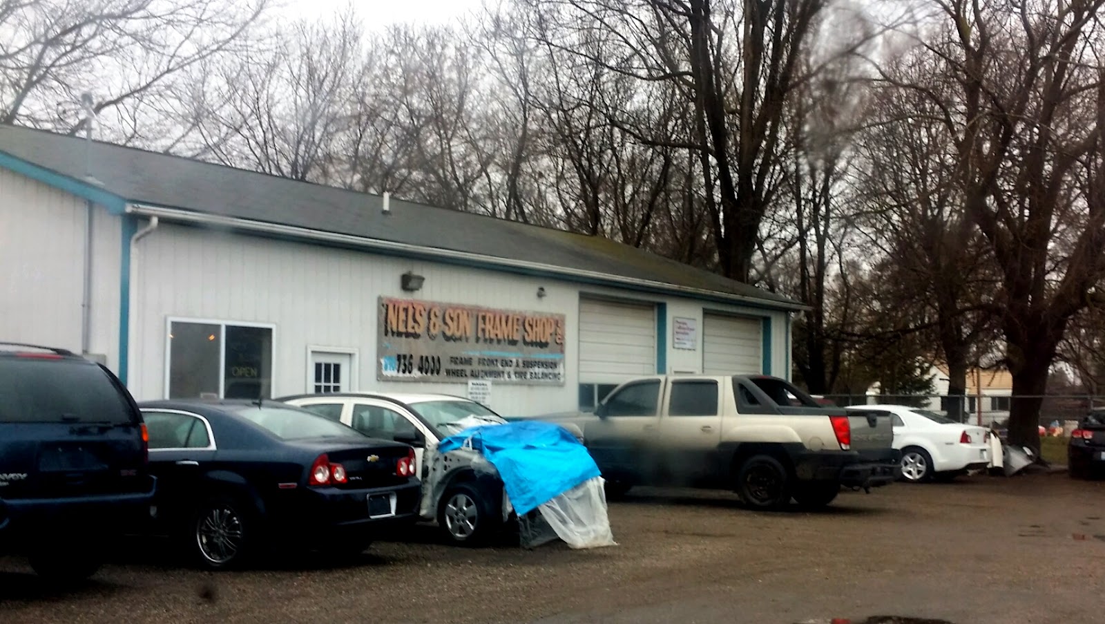 Nel's & Son Frame Shop in Flint