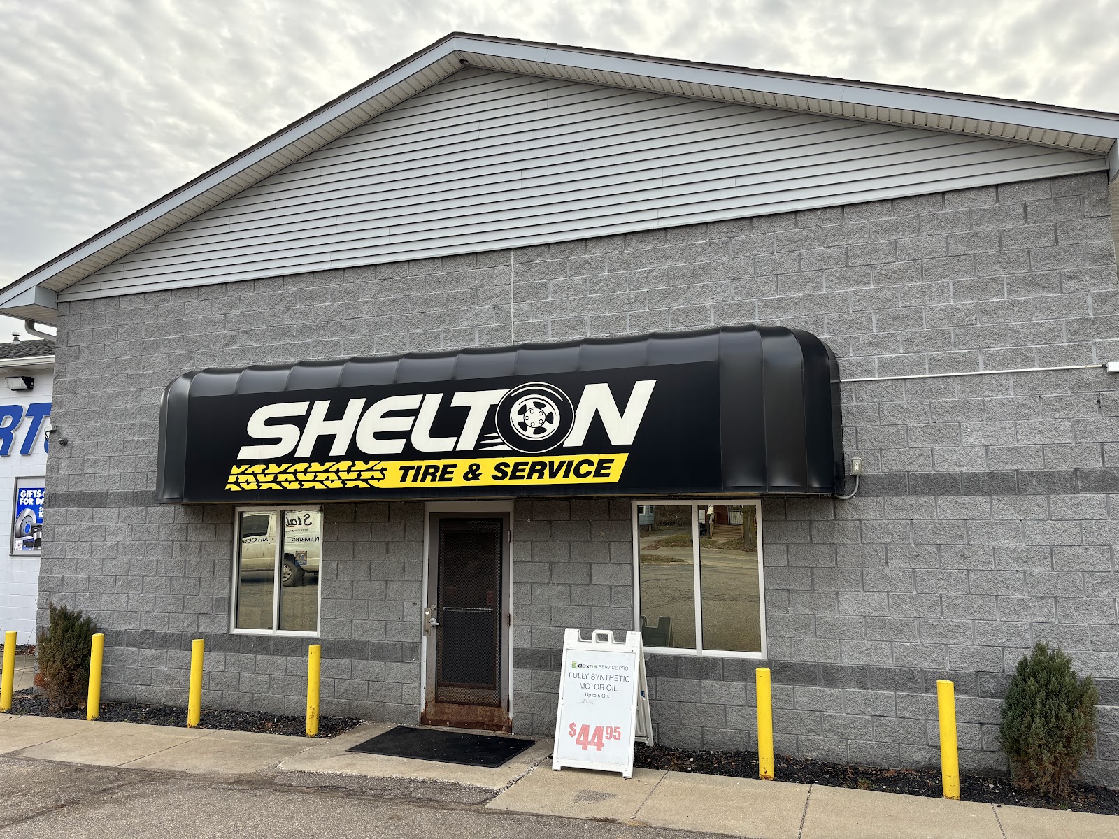 Shelton Tire & Service in Flint